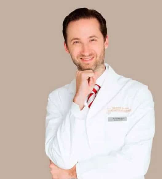 Dr.-Gunther-Arco-Experte-fuer-Brsutchirurgie-in-Wien